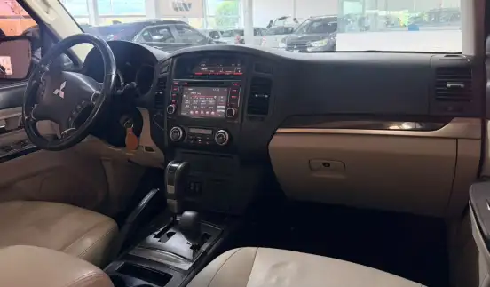 MITSUBISHI-PAJERO FULL-2013