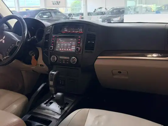 MITSUBISHI-PAJERO FULL-3.2 HPE 4X4 16V TURBO INTERCOOLER DIESEL 4P AUTOMÁTICO MITSUBISHI-PAJERO FULL-2013