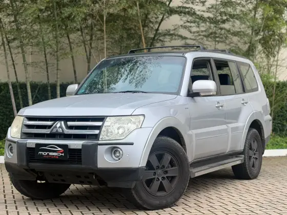 MITSUBISHI PAJERO FULL 3.8 GLS 4X4 V6 24V GASOLINA 4P AUTOMÁTICO