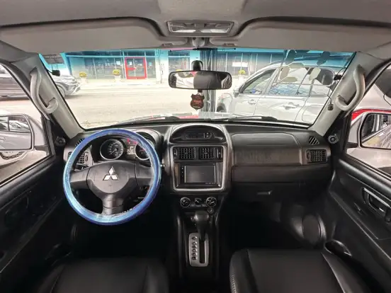 MITSUBISHI-PAJERO TR4-2.0 4X4 16V 140CV FLEX 4P AUTOMÁTICO MITSUBISHI-PAJERO TR4-2013