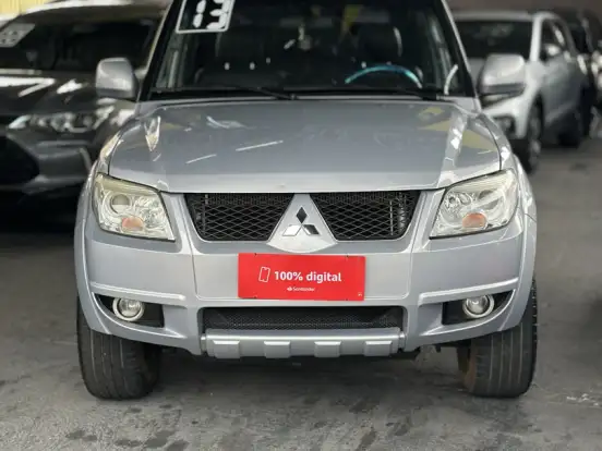 MITSUBISHI-PAJERO TR4-2.0 4X4 16V 140CV FLEX 4P AUTOMÁTICO MITSUBISHI-PAJERO TR4-2013