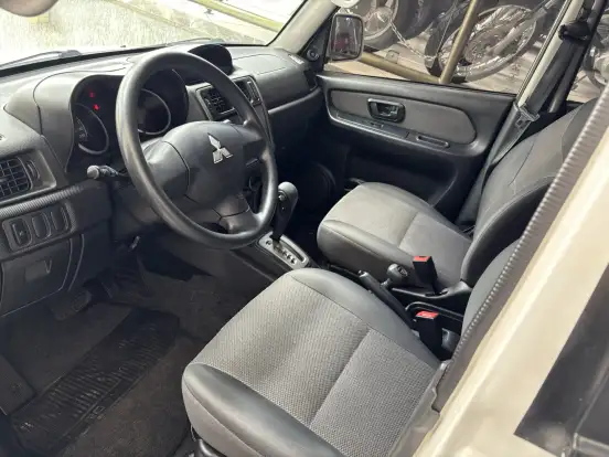 MITSUBISHI-PAJERO TR4-2012