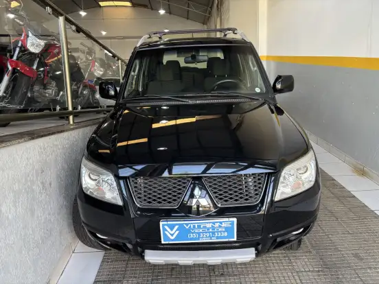 MITSUBISHI-PAJERO TR4-2.0 4X4 16V 140CV FLEX 4P AUTOMÁTICO MITSUBISHI-PAJERO TR4-2011