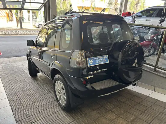 MITSUBISHI-PAJERO TR4-2011