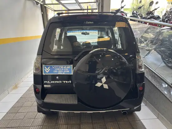 MITSUBISHI-PAJERO TR4-2.0 4X4 16V 140CV FLEX 4P AUTOMÁTICO MITSUBISHI-PAJERO TR4-2011