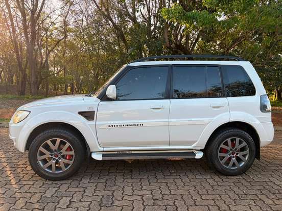 MITSUBISHI-PAJERO TR4-2.0 4X2 16V 140CV FLEX 4P MANUAL MITSUBISHI-PAJERO TR4-2012