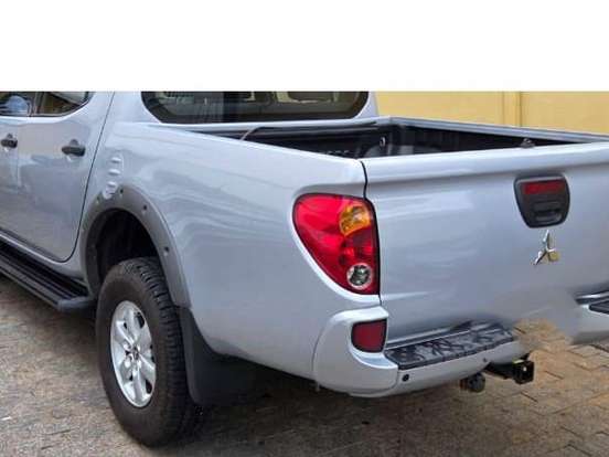 MITSUBISHI-L200 TRITON-3.2 GLS 4X4 CD 16V TURBO INTERCOLER DIESEL 4P MANUAL MITSUBISHI-L200 TRITON-2013