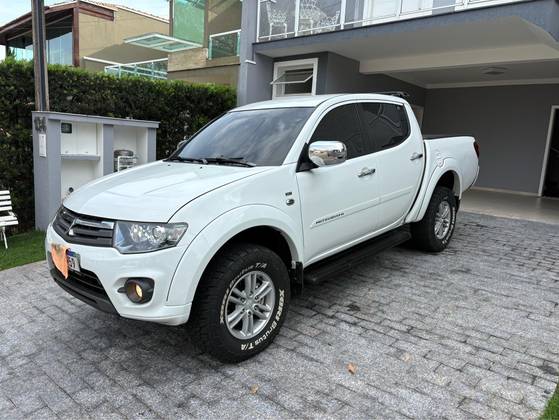 MITSUBISHI L200 TRITON 3.2 HPE 4X4 CD 16V TURBO INTERCOOLER DIESEL 4P AUTOMÁTICO