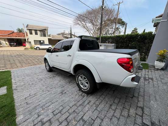 MITSUBISHI-L200 TRITON-3.2 HPE 4X4 CD 16V TURBO INTERCOOLER DIESEL 4P AUTOMÁTICO MITSUBISHI-L200 TRITON-2015