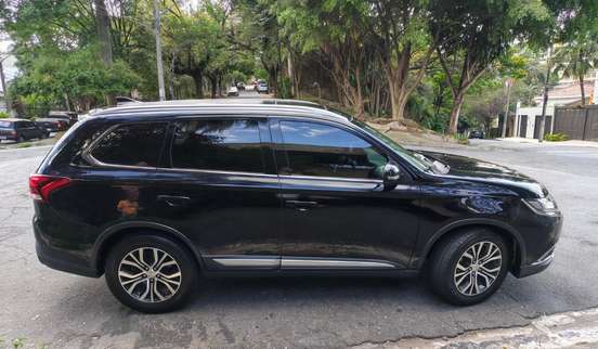 MITSUBISHI-OUTLANDER-2016