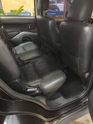 MITSUBISHI-OUTLANDER-2008