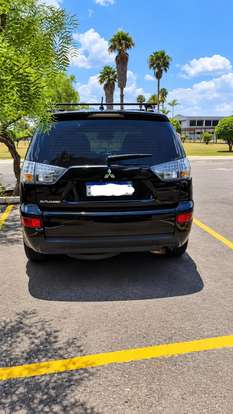 MITSUBISHI-OUTLANDER-2008