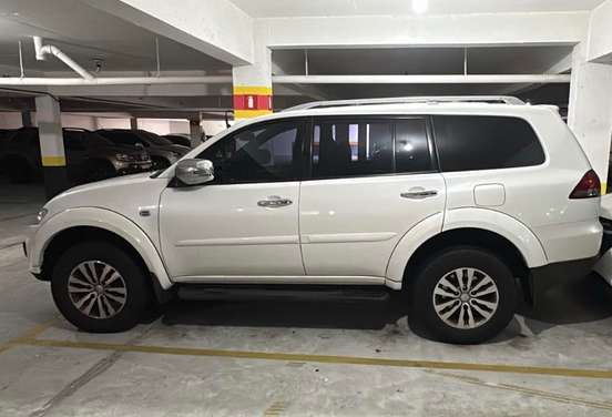 MITSUBISHI-PAJERO-2017