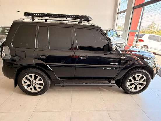 MITSUBISHI-PAJERO TR4-2015