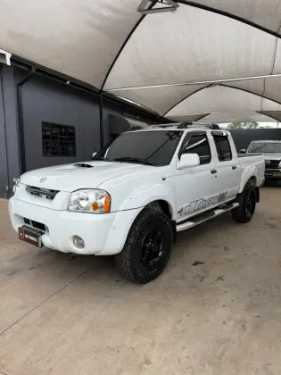 NISSAN FRONTIER 2.8 SE STRIKE 4X4 CD TURBO ELETRONIC DIESEL 4P MANUAL