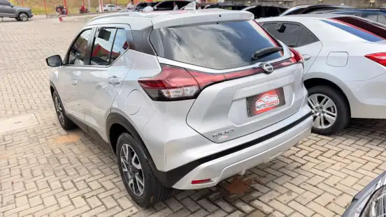 NISSAN-KICKS-2023