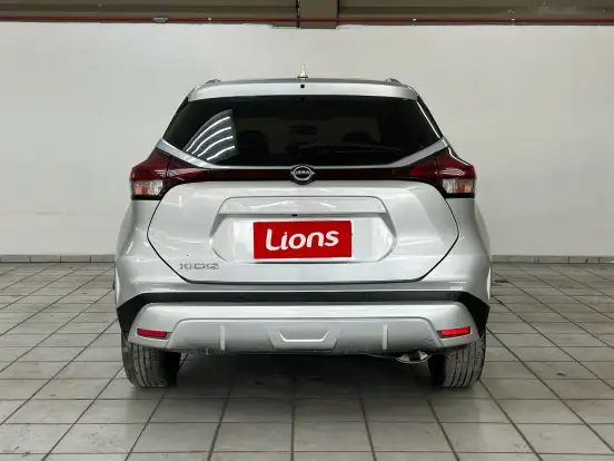 NISSAN-KICKS-2023