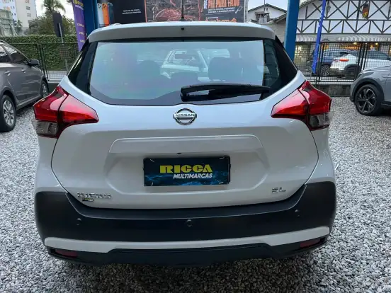 NISSAN-KICKS-2020