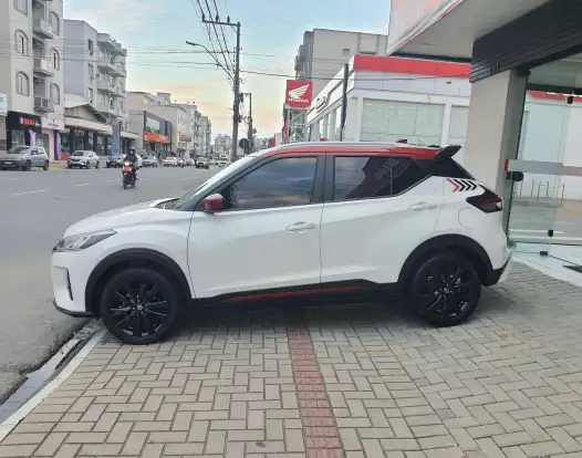 NISSAN-KICKS-2021