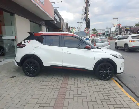 NISSAN-KICKS-2021