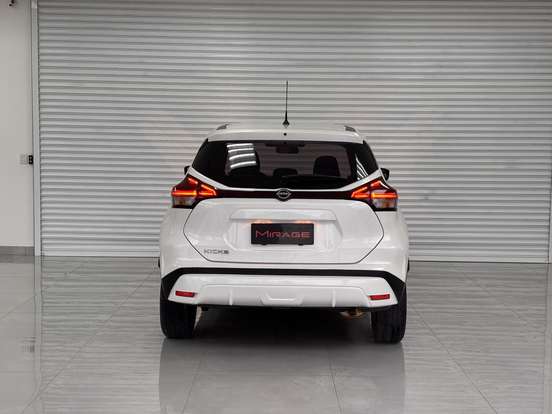 NISSAN-KICKS-2023