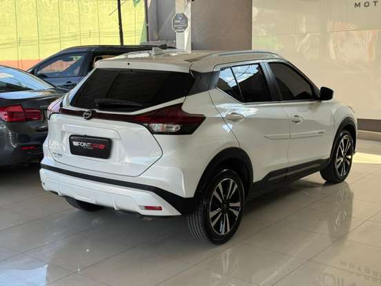 NISSAN-KICKS-2023