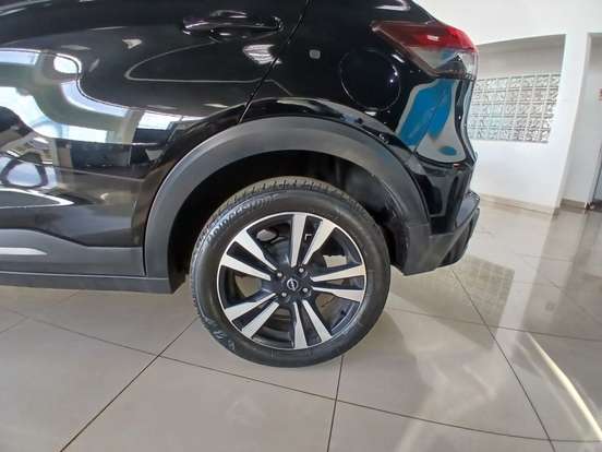 NISSAN-KICKS-2023