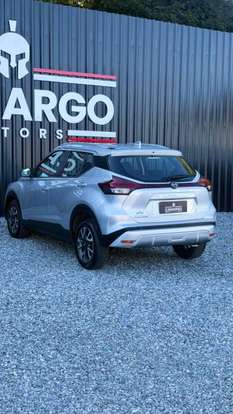 NISSAN-KICKS-2023