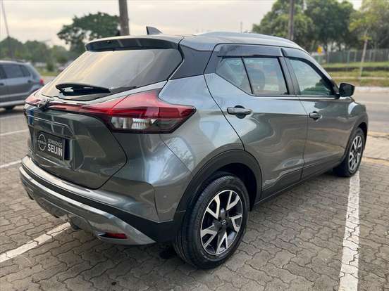 NISSAN-KICKS-2023