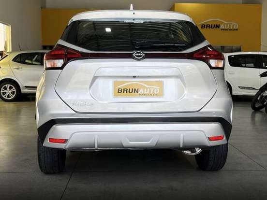 NISSAN-KICKS-2023