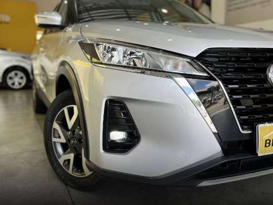 NISSAN-KICKS-2023