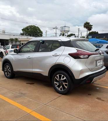 NISSAN-KICKS-2023