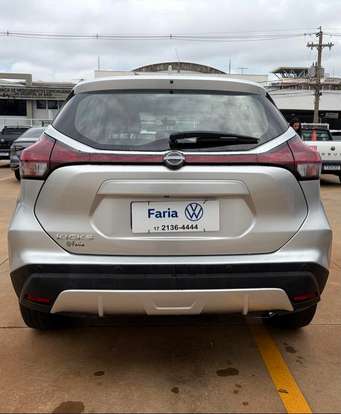NISSAN-KICKS-2023