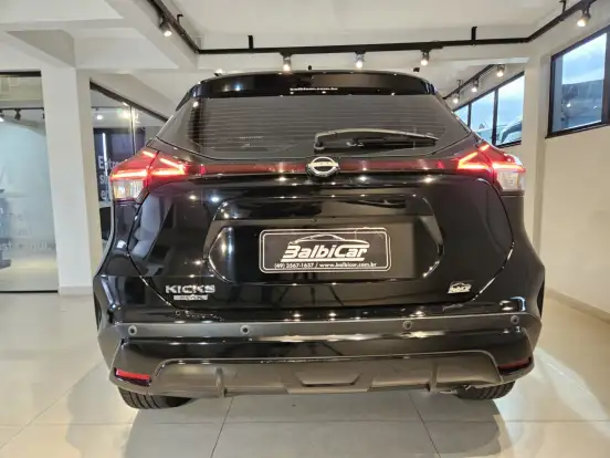 NISSAN-KICKS PLAY-2025