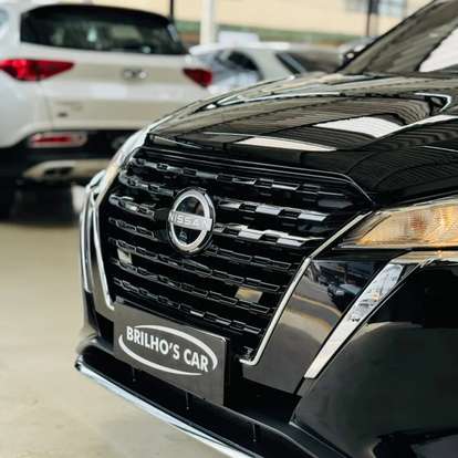 NISSAN-KICKS PLAY-2025