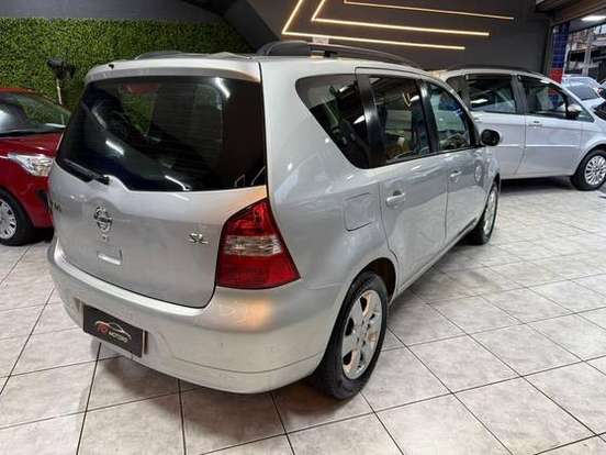 NISSAN-LIVINA-2011