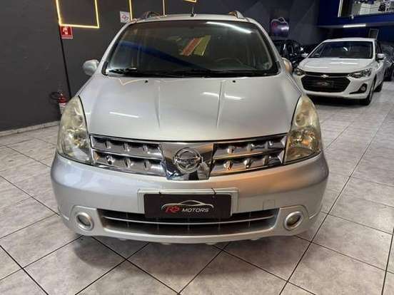 NISSAN-LIVINA-2011
