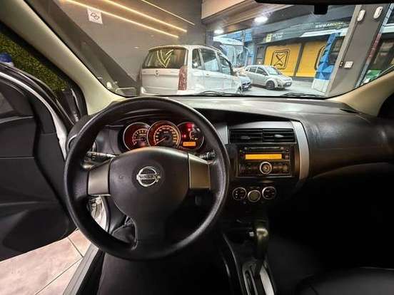 NISSAN-LIVINA-1.8 SL 16V FLEX 4P AUTOMÁTICO NISSAN-LIVINA-2011