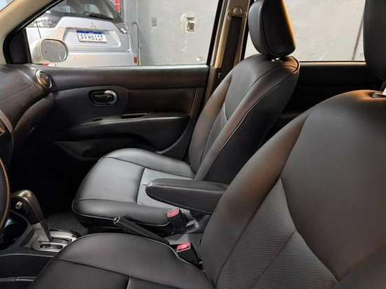 NISSAN-LIVINA-1.8 SL 16V FLEX 4P AUTOMÁTICO NISSAN-LIVINA-2011