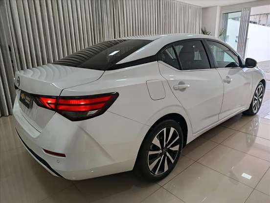 NISSAN-SENTRA-2024