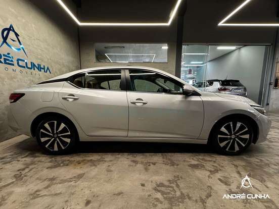 NISSAN-SENTRA-2023