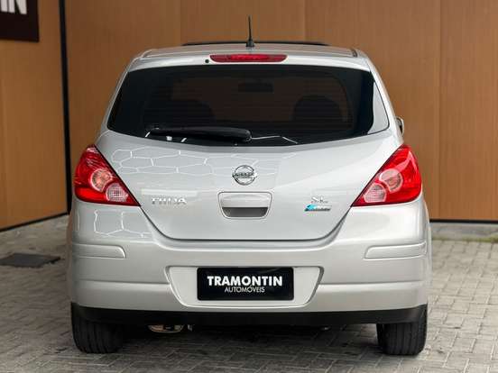 NISSAN-TIIDA-1.8 SL 16V FLEX 4P MANUAL NISSAN-TIIDA-2010