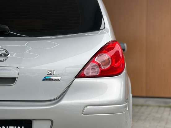 NISSAN-TIIDA-2010