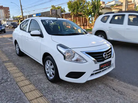 NISSAN-VERSA-2019