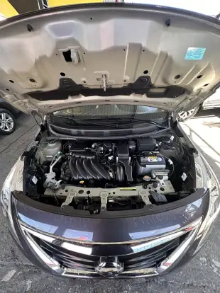 NISSAN-VERSA-2019