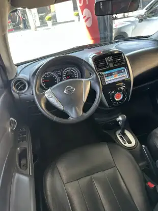 NISSAN-VERSA-2019