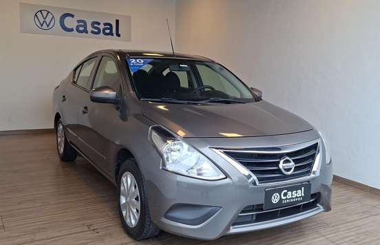NISSAN-VERSA-2020