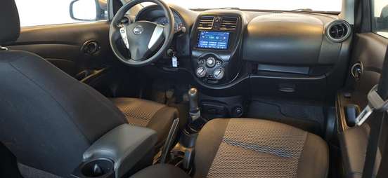 NISSAN-VERSA-2020