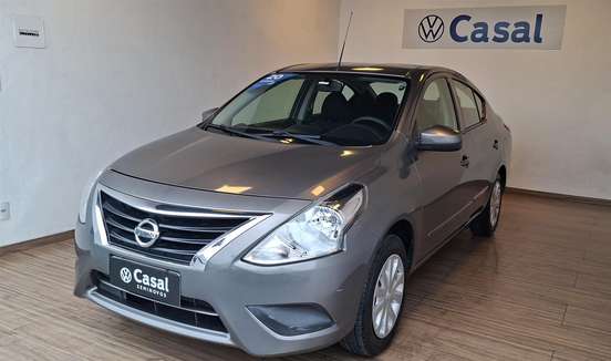 NISSAN-VERSA-2020