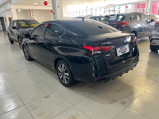 NISSAN-VERSA-2024